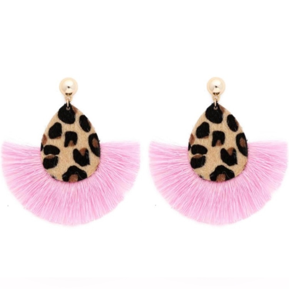 Beautiful Leopard Tassel Earrings 😻